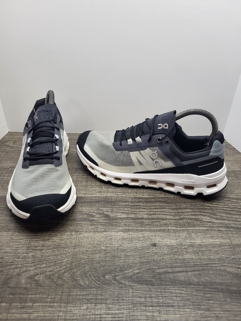 On Cloudvista Trail Running Shoes Sneakers Glacier Black Grey Women's Size 9.5